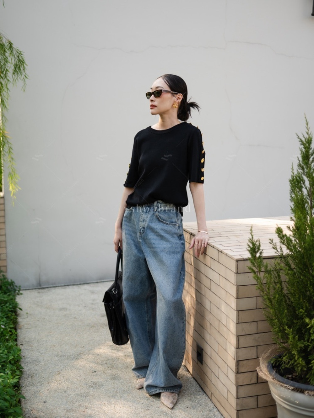 Bijoux Buttons Sweater - Picture 4 of 7